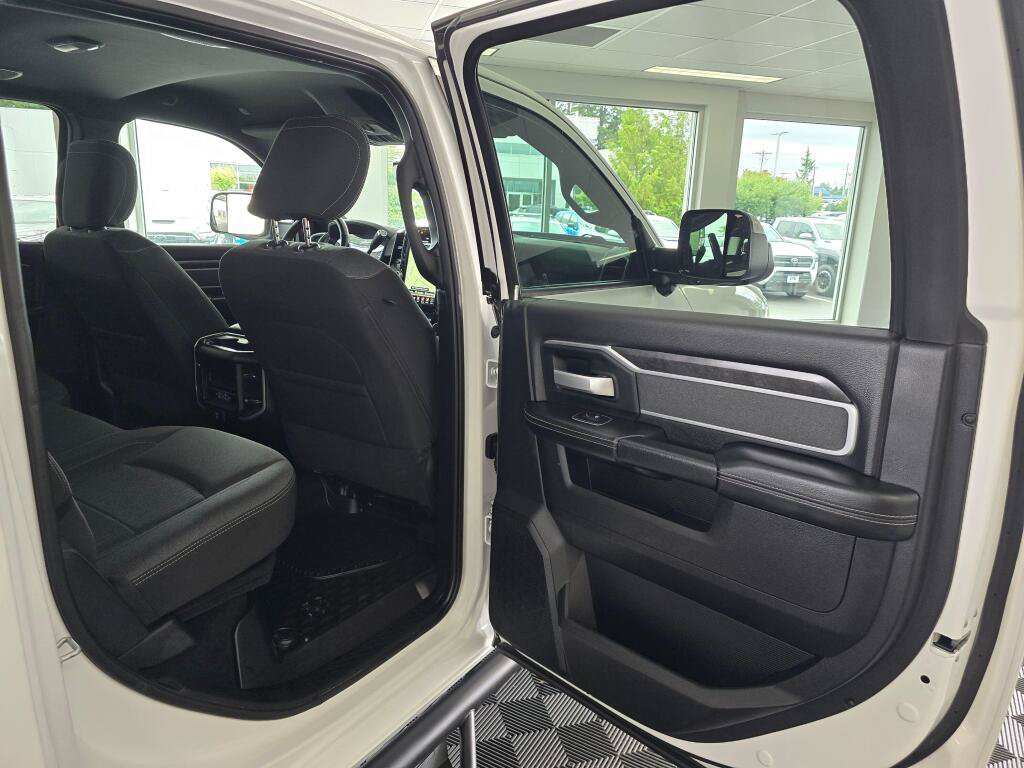 Used 2021 RAM 3500 Big Horn w/ Level B Equipment Group AWD/4WD image 38