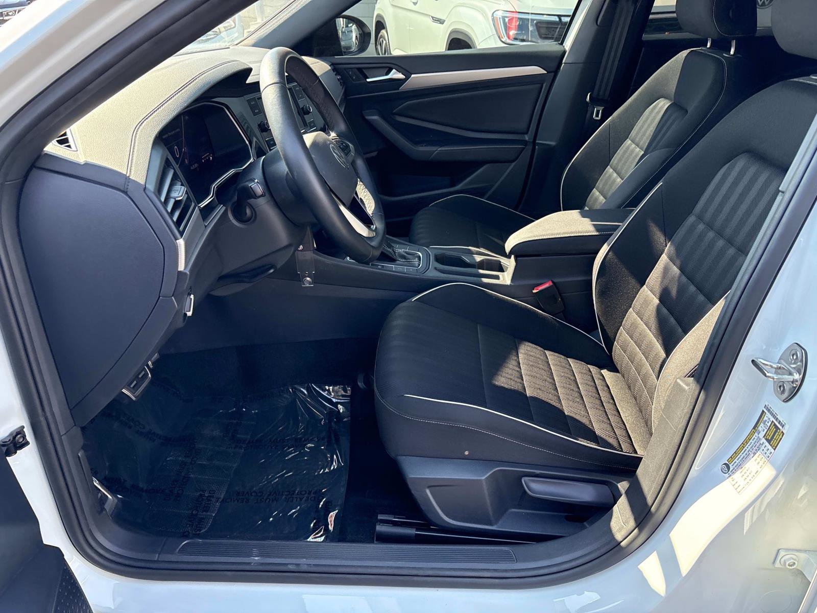 Certified 2024 Volkswagen Jetta Sport image 14