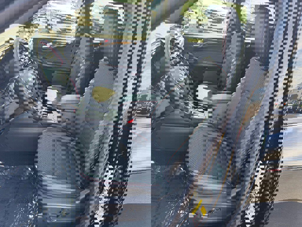 New 2025 Ford Escape ST-Line Select w/ Class II Trailer Tow Package image 18