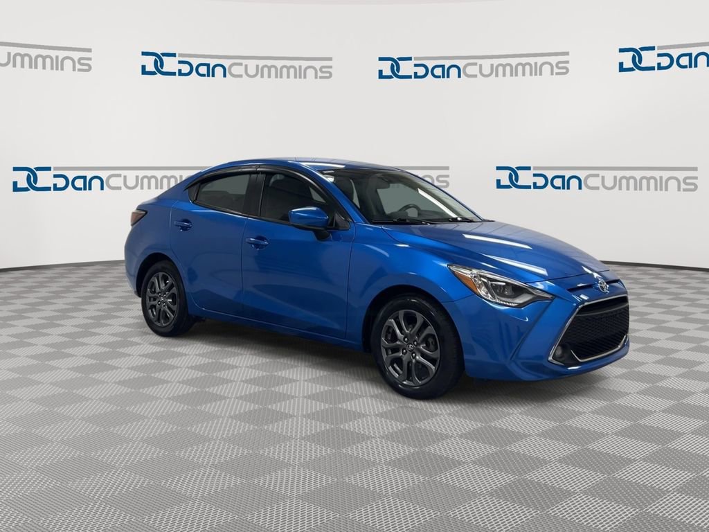 Used 2019 Toyota Yaris XLE image 2