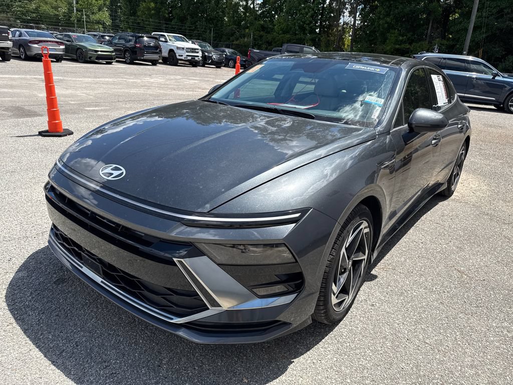 Used 2025 Hyundai Sonata SEL FWD image 4