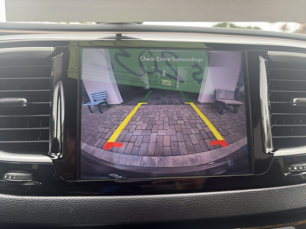 Used 2018 Chrysler Pacifica Touring-L FWD image 12
