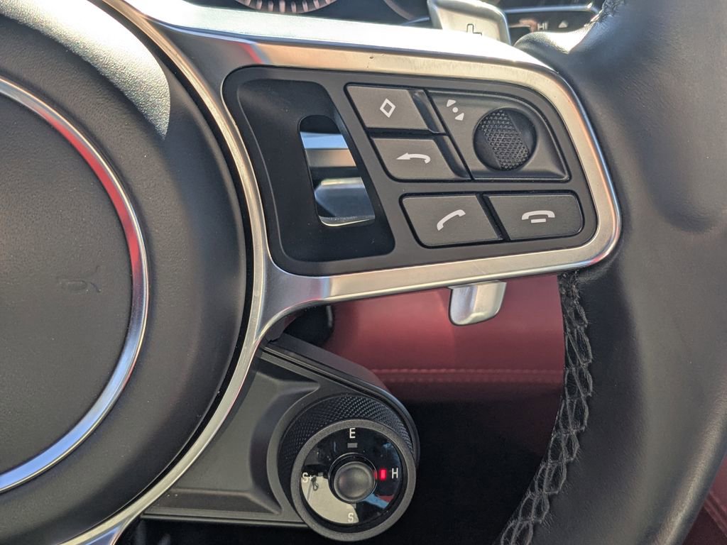 Used 2018 Porsche Panamera 4 image 13