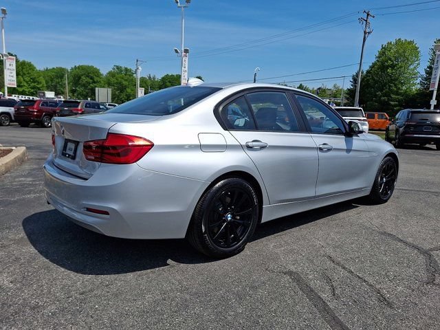 Used 2018 BMW 320i xDrive Sedan w/ Premium Package AWD/4WD image 8