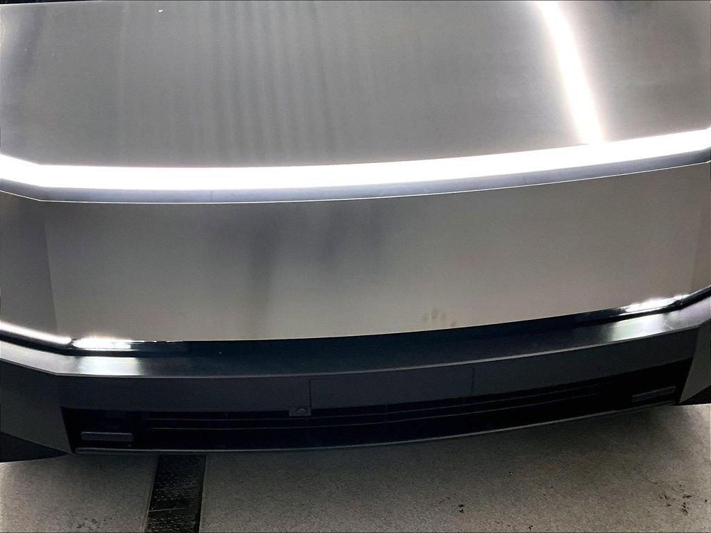 Used 2024 Tesla Cybertruck AWD Crew Cab image 29