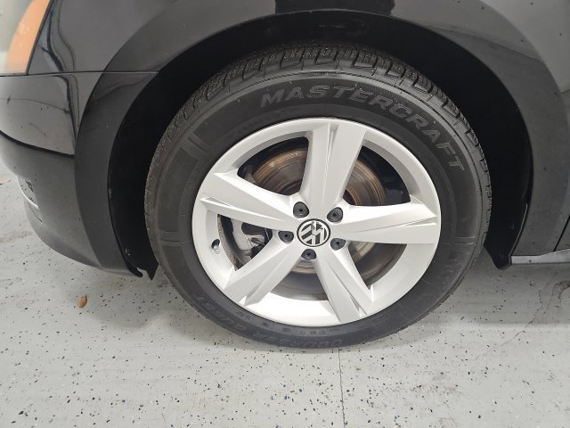 Used 2013 Volkswagen Passat 2.5 SE FWD image 9