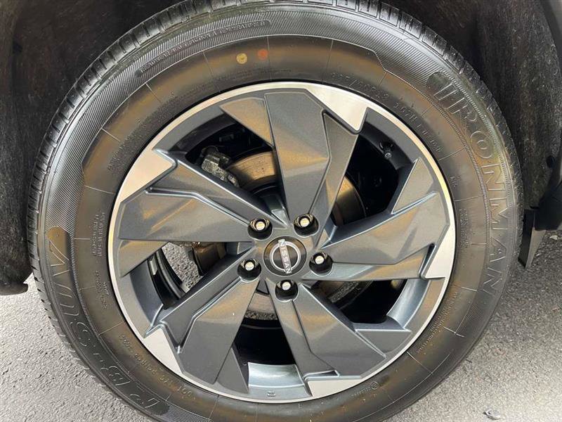 Used 2024 Nissan Rogue SV image 43