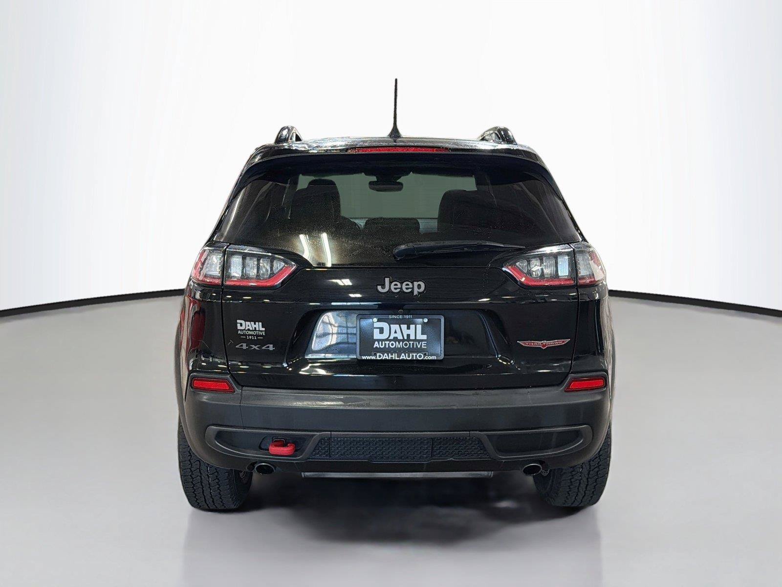 Used 2022 Jeep Cherokee Trailhawk AWD/4WD image 11