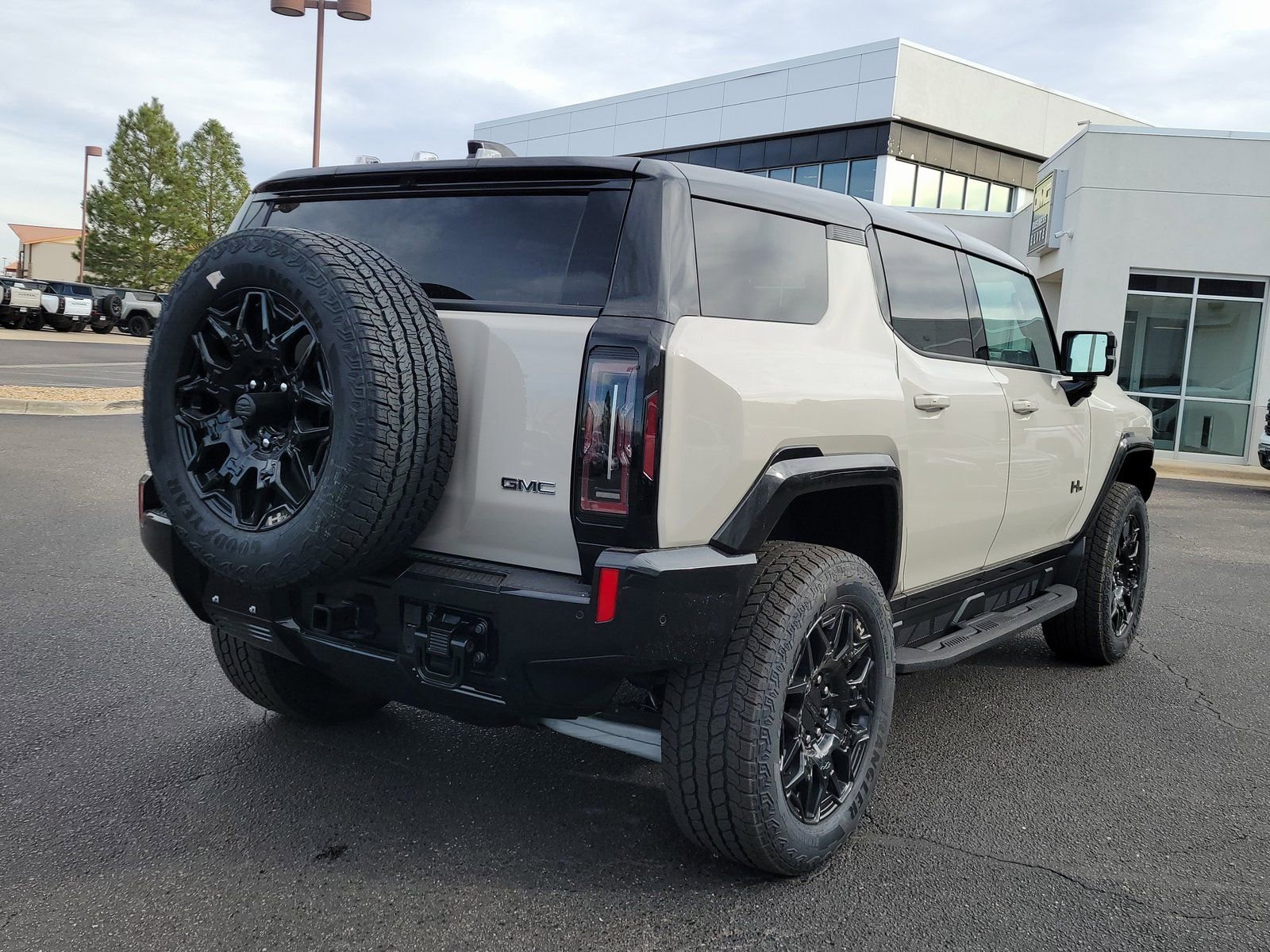 New 2026 GMC Hummer EV SUV image 3