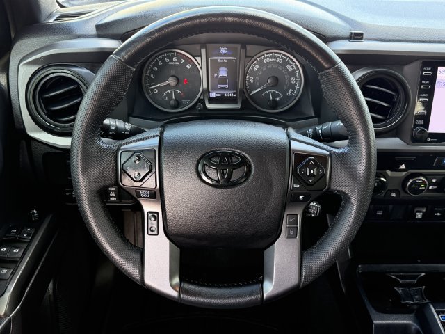 Used 2022 Toyota Tacoma TRD Off-Road AWD/4WD image 11