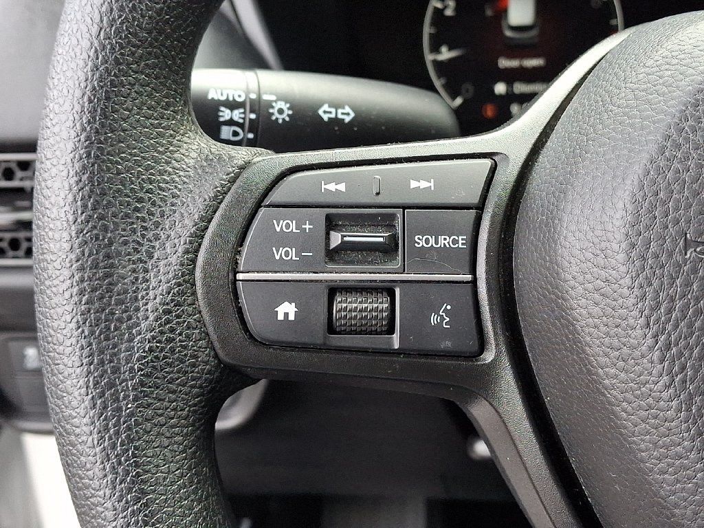 Used 2025 Honda HR-V LX image 23