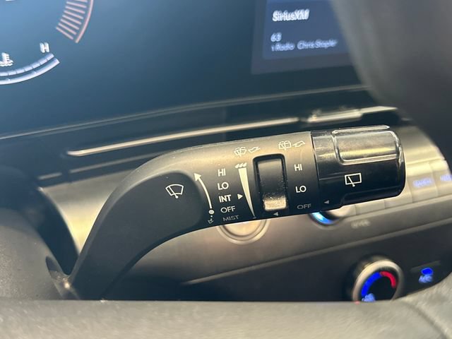 Used 2025 Hyundai Kona SE AWD/4WD image 32