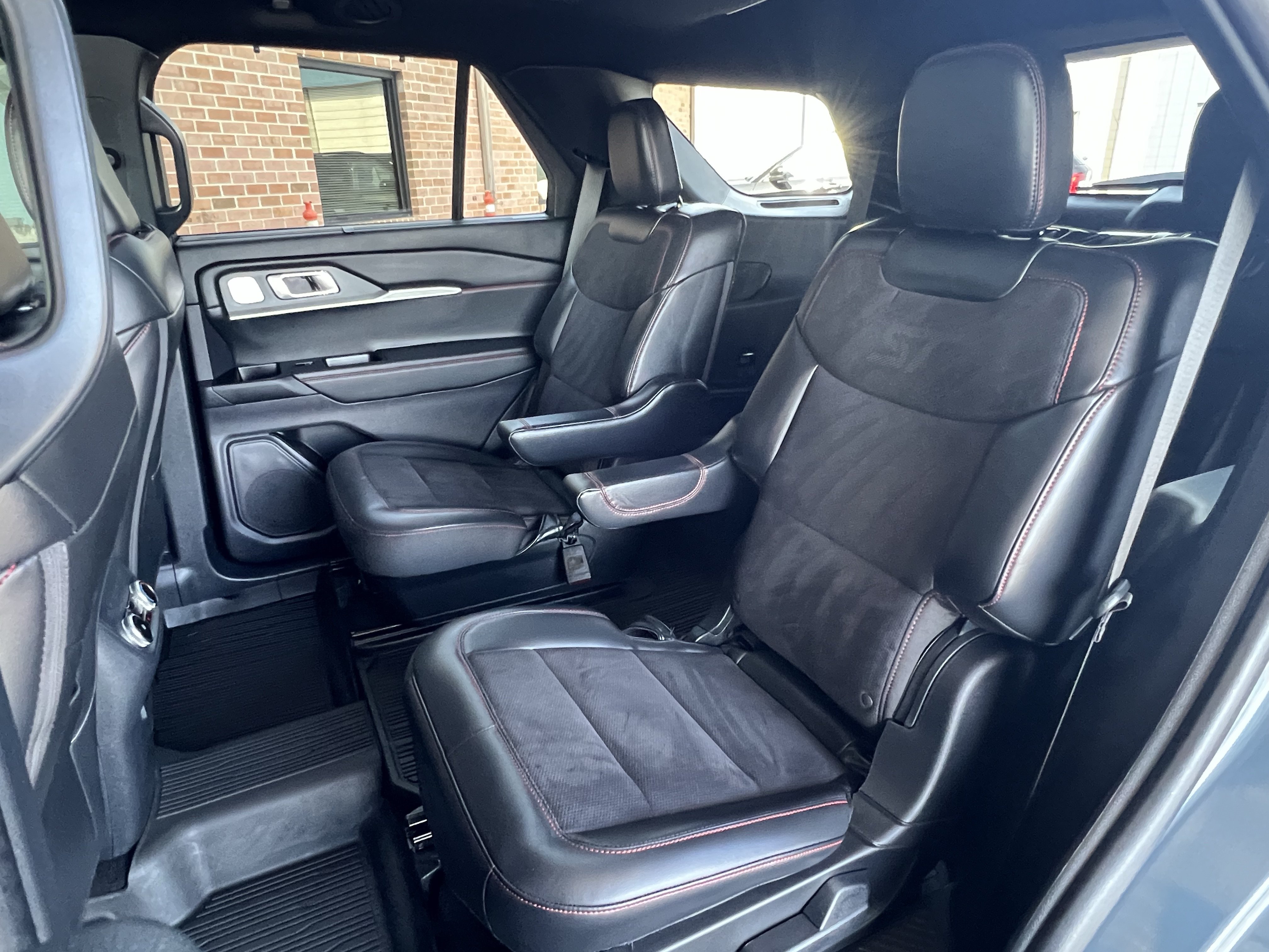 Used 2025 Ford Explorer ST AWD/4WD image 24