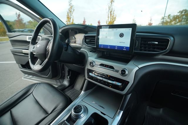 Used 2022 Ford Explorer XLT w/ Equipment Group 202A image 35