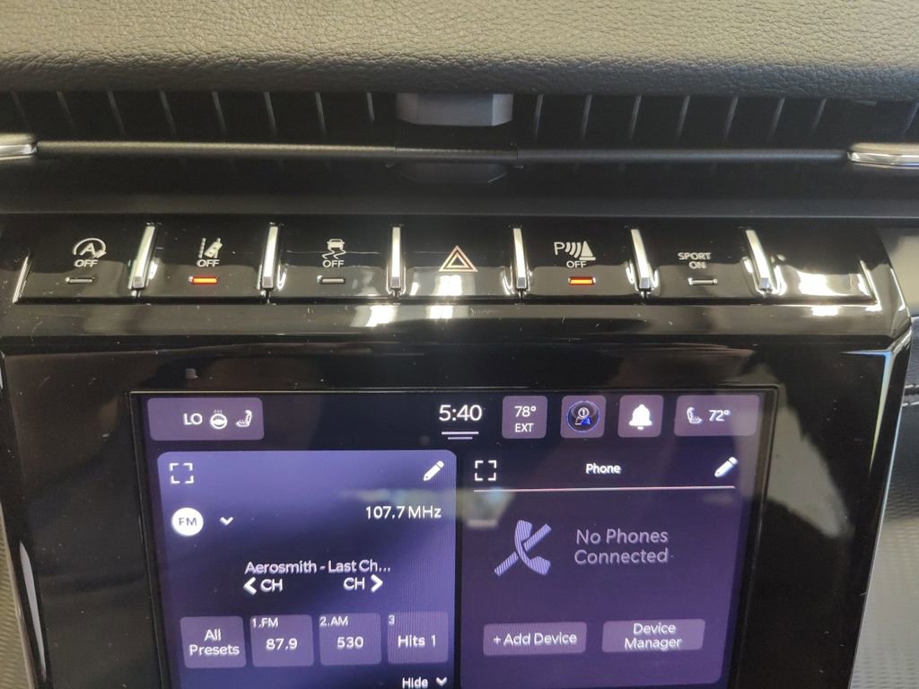 New 2025 Jeep Grand Cherokee Laredo w/ Luxury Tech Group I image 24