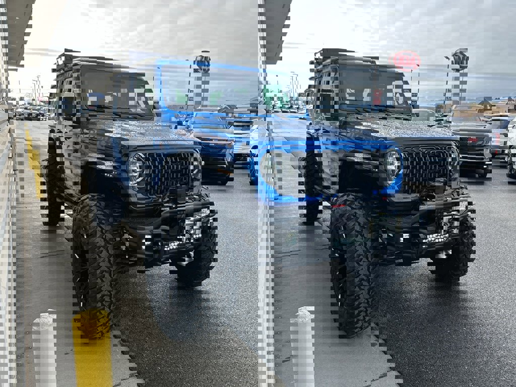 Used 2025 Jeep Wrangler Unlimited Rubicon image 4