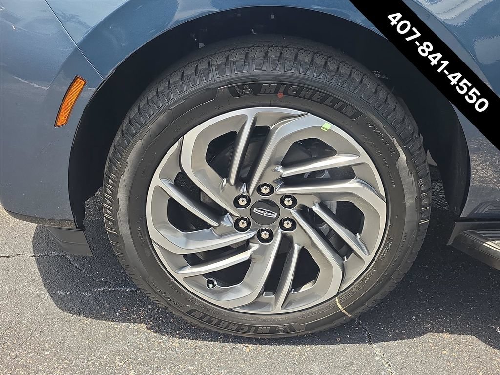 New 2027 Lincoln Navigator Premiere RWD image 8