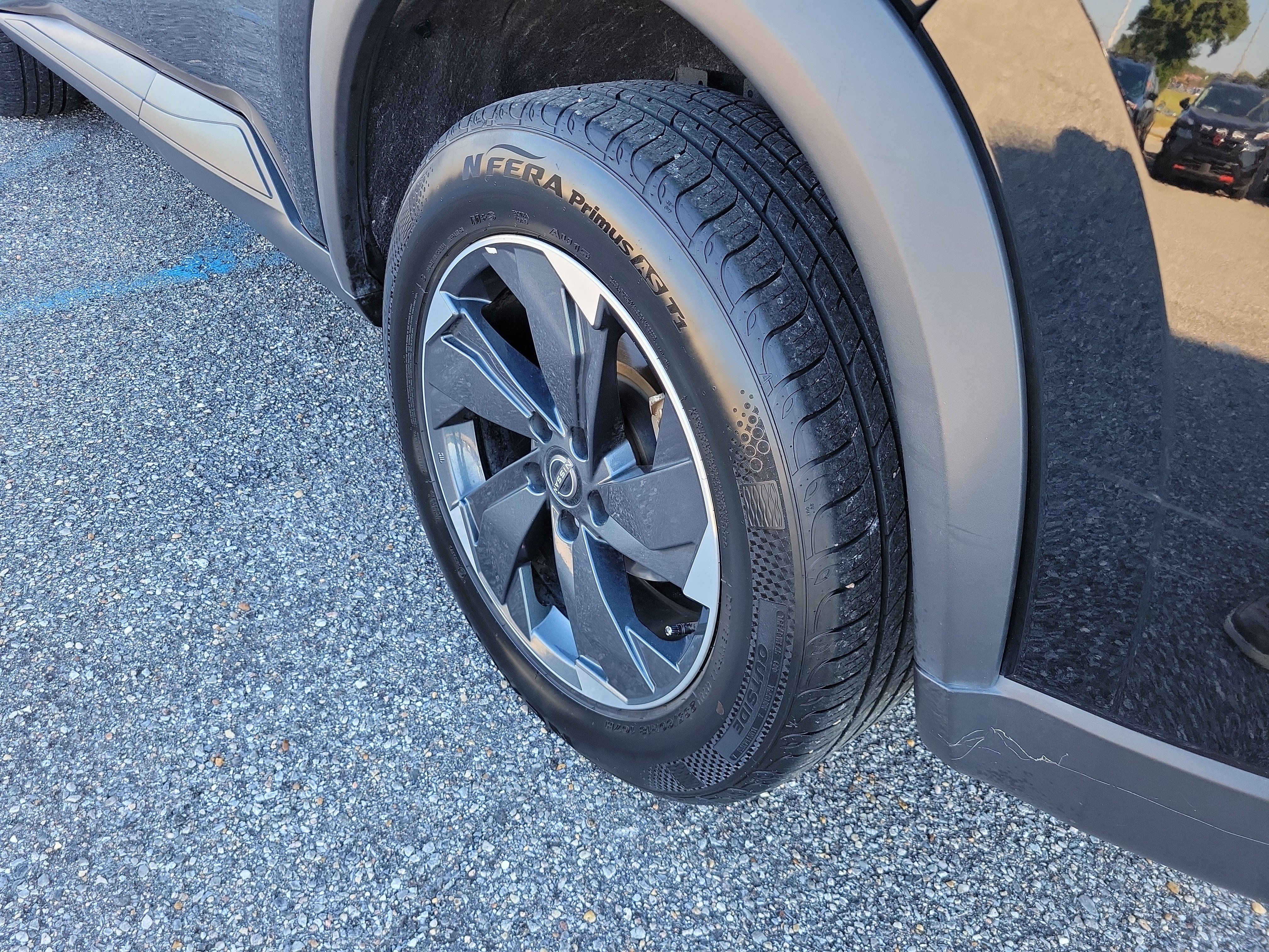 Used 2025 Nissan Rogue SV AWD/4WD image 26