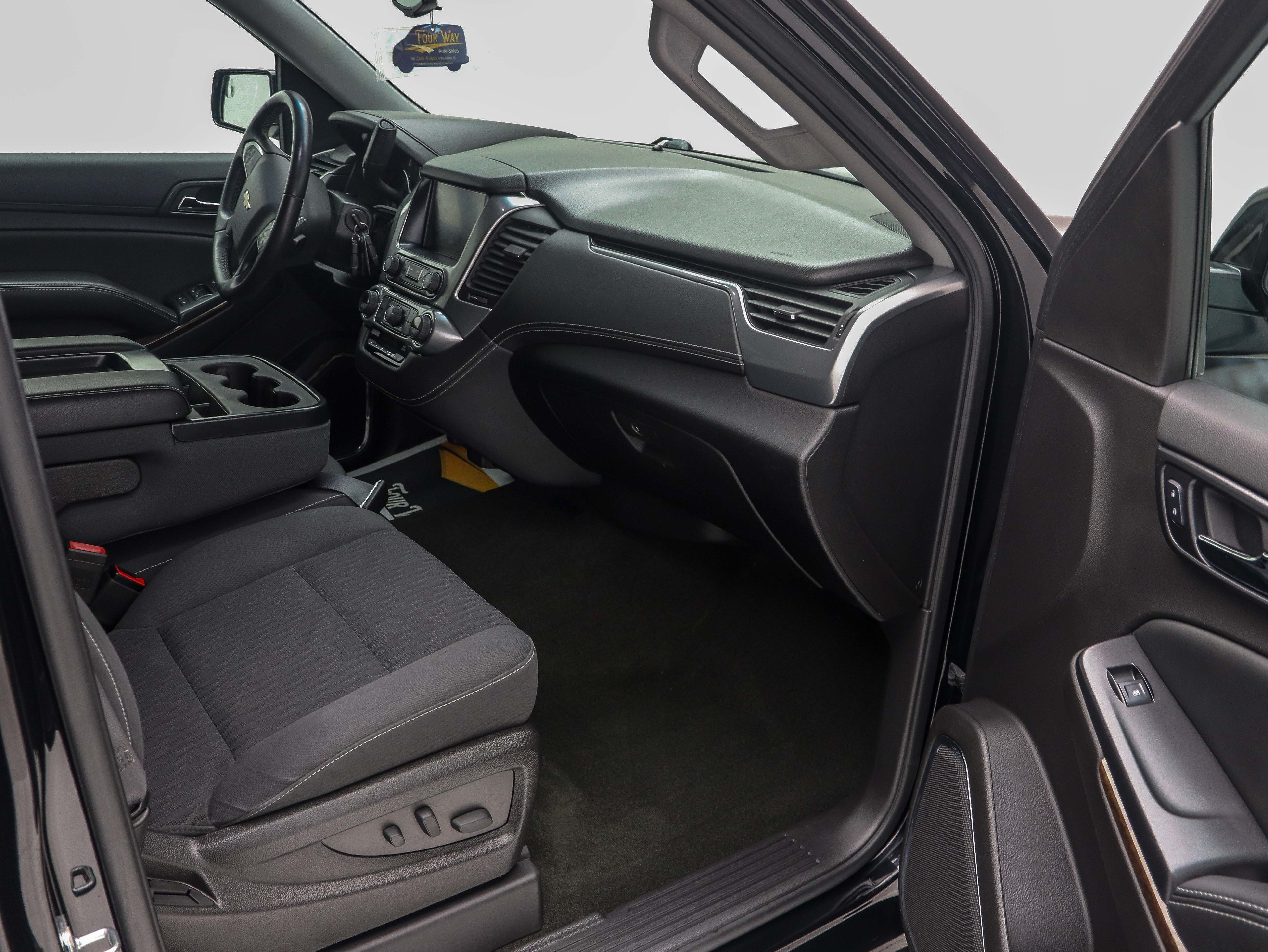 Used 2016 Chevrolet Suburban LS AWD/4WD image 17