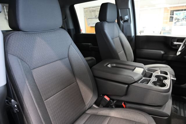 New 2026 Chevrolet Silverado 2500 Custom w/ Custom Value Package AWD/4WD image 9