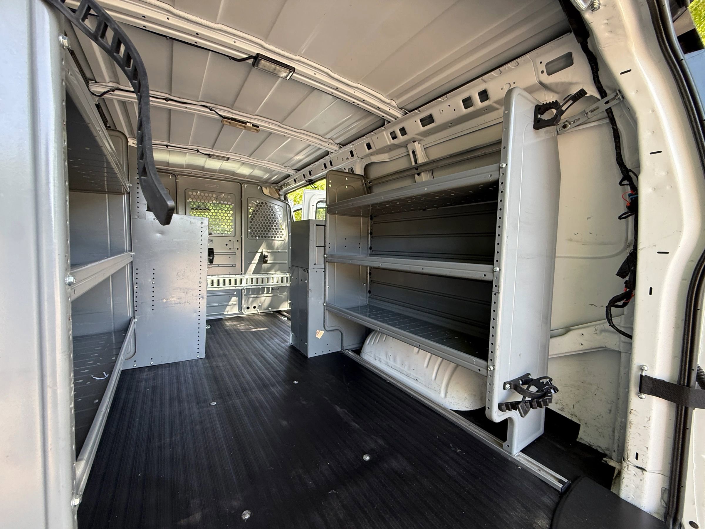 Used 2015 Chevrolet Express 2500 Van 3D image 16