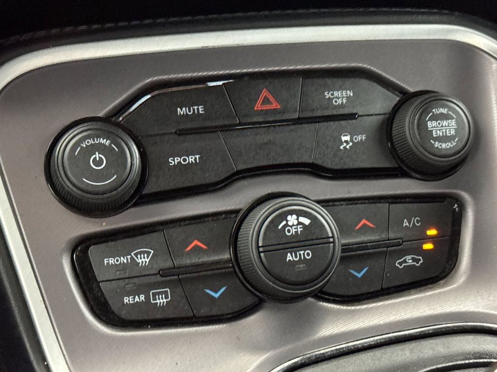 Used 2022 Dodge Challenger SXT w/ Blacktop Package AWD/4WD image 18