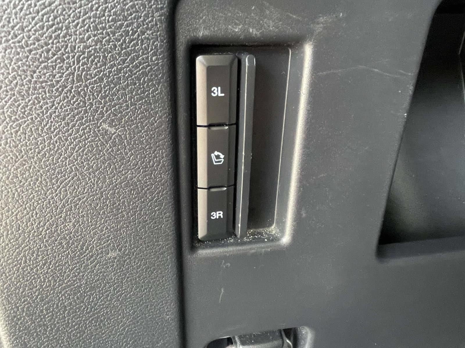 Used 2022 Ford Expedition XLT RWD image 12