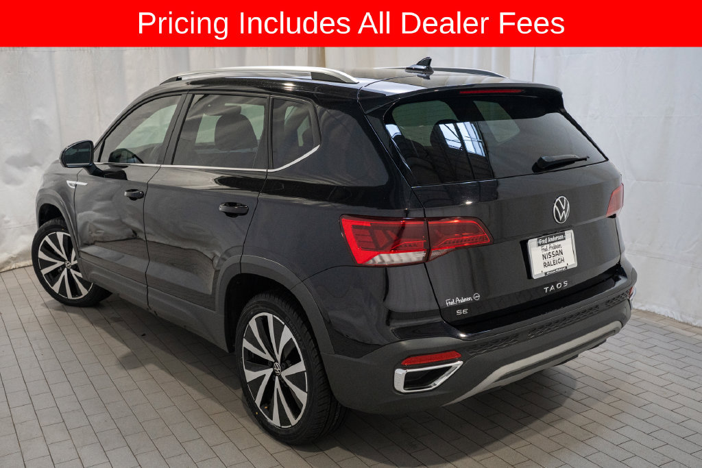 Used 2022 Volkswagen Taos SE FWD image 3