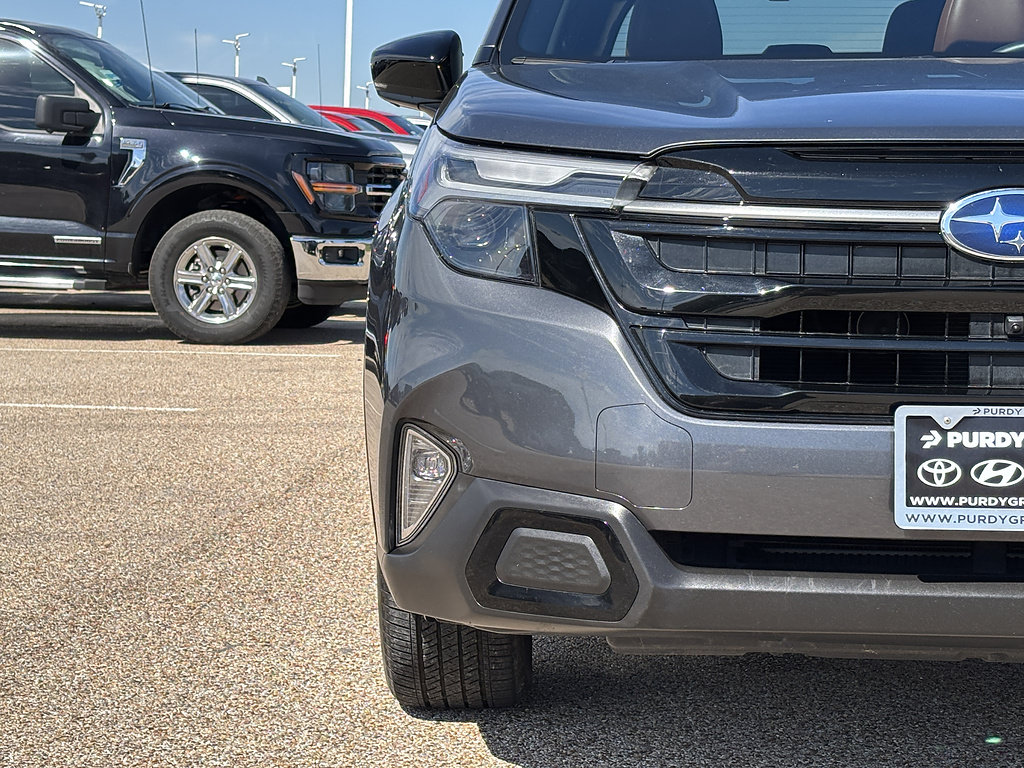 Used 2025 Subaru Forester Touring AWD/4WD image 4