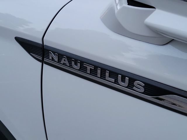 Certified 2022 Lincoln Nautilus FWD w/ Premium Package image 7