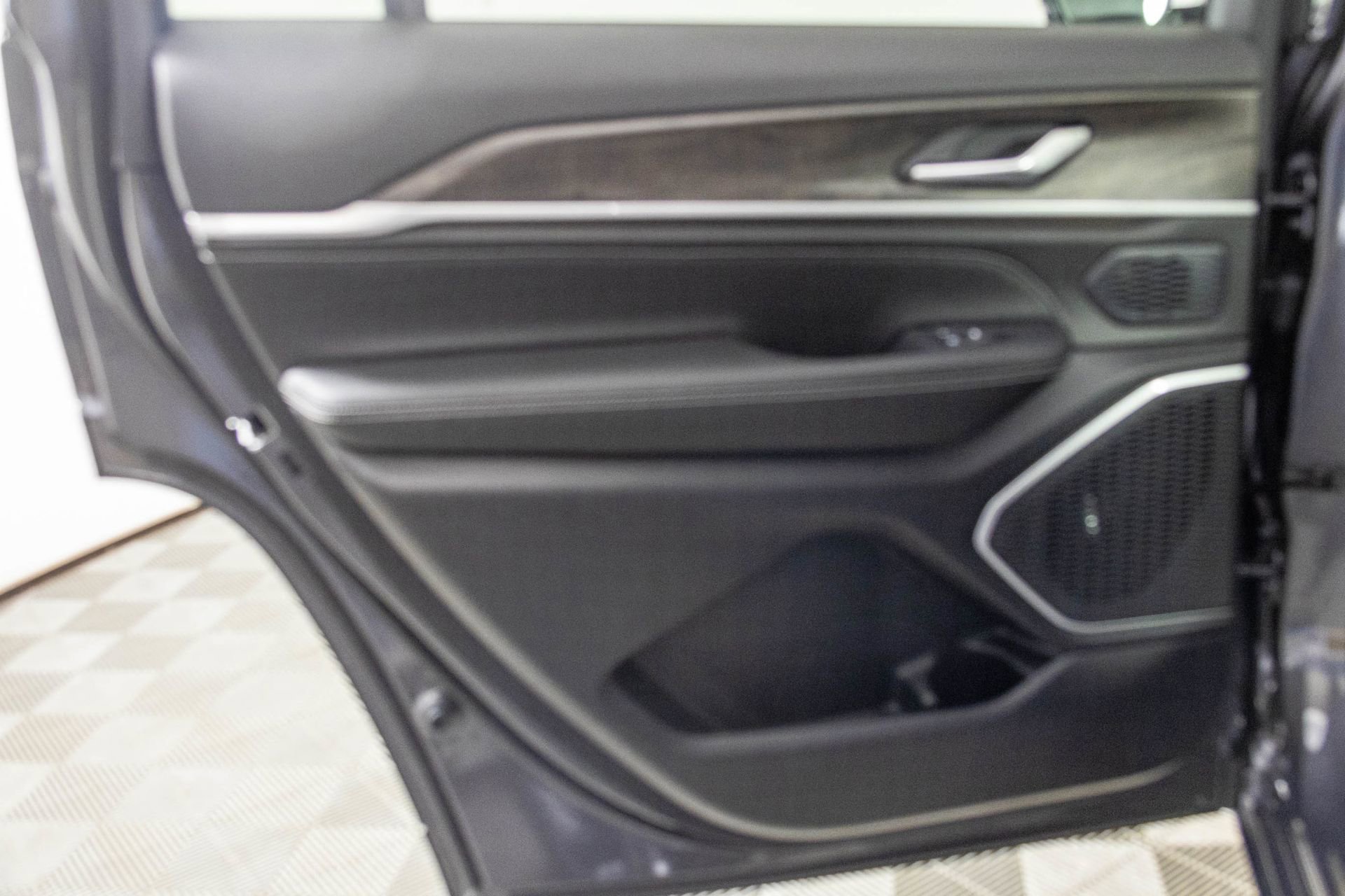 New 2026 Jeep Grand Cherokee L Limited image 44