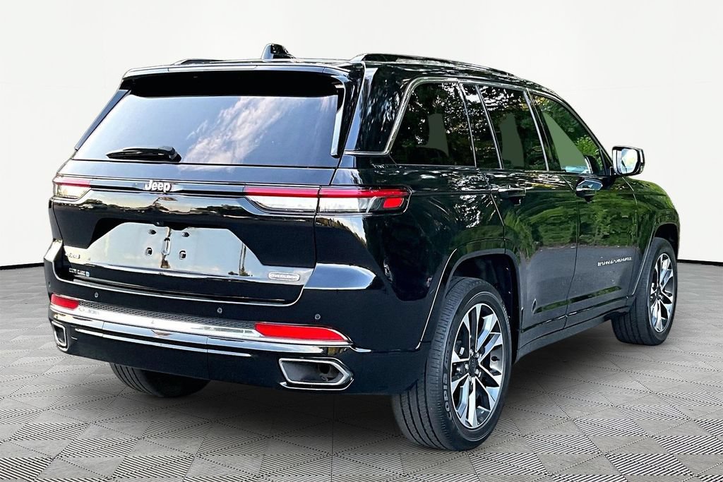Used 2023 Jeep Grand Cherokee Overland AWD/4WD image 6