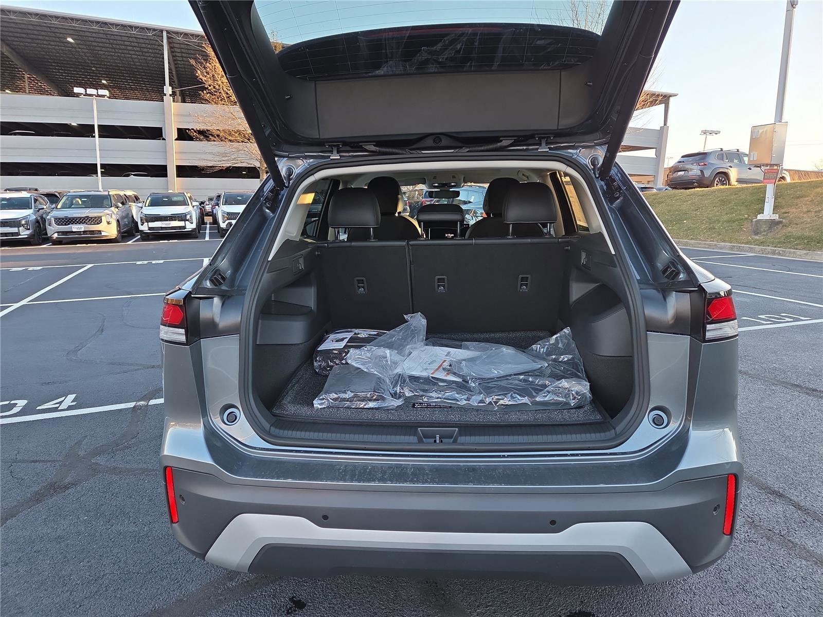 New 2026 Volkswagen Tiguan SE image 5