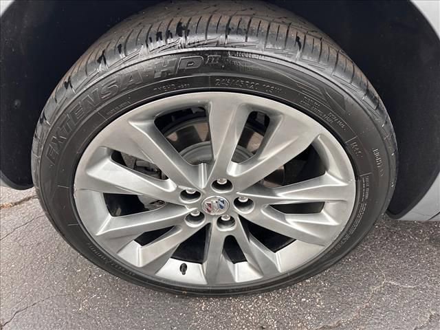 Certified 2023 Buick Envision Avenir image 34