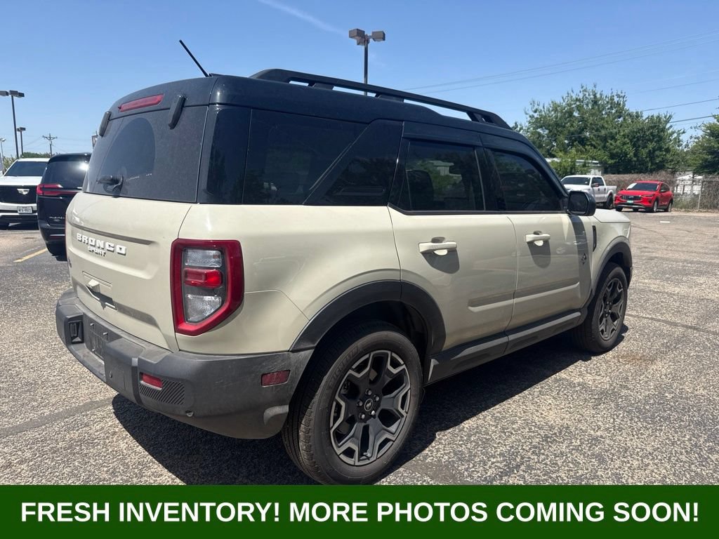 Used 2025 Ford Bronco Sport Outer Banks AWD/4WD image 2