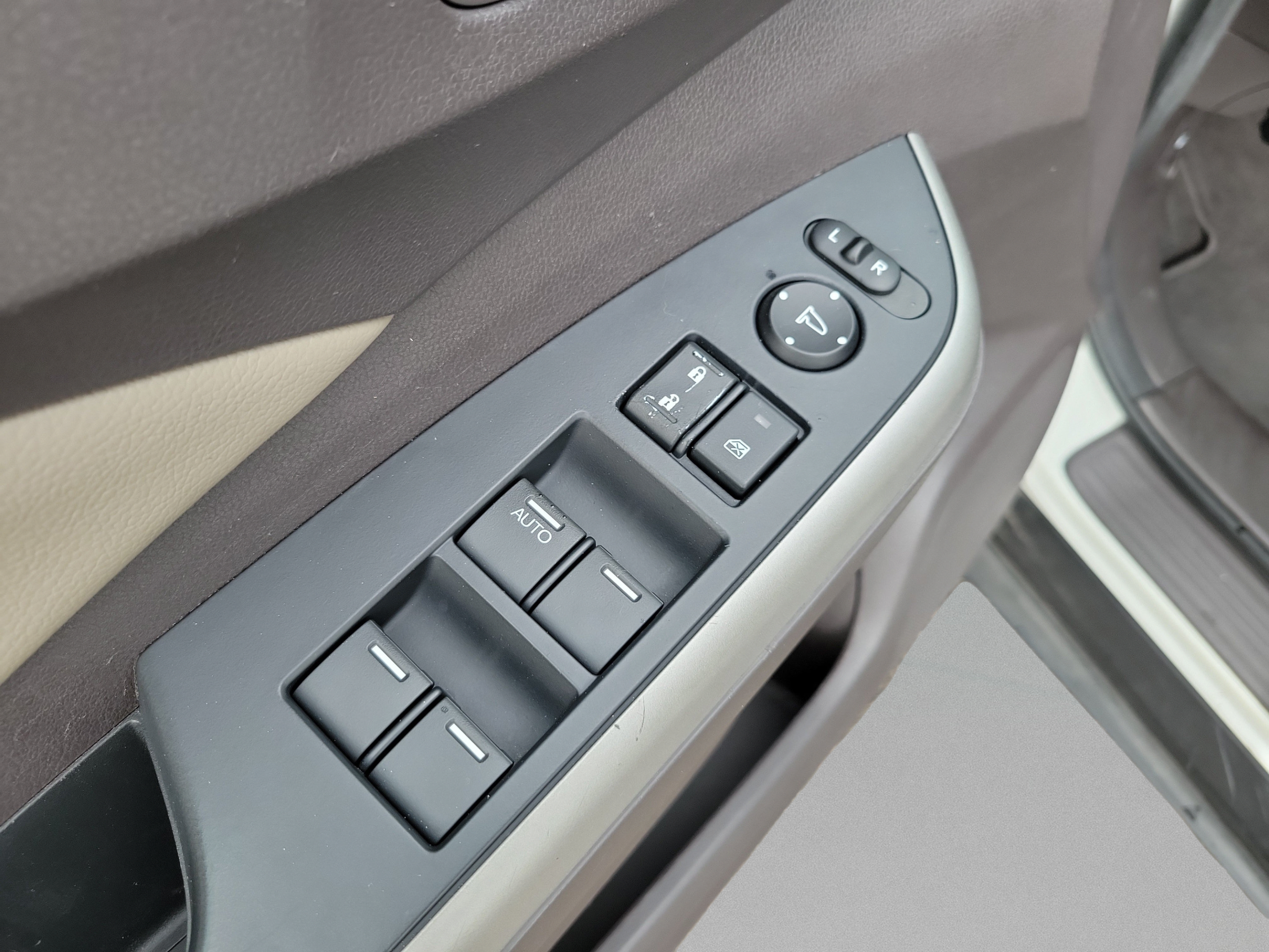 Used 2014 Honda CR-V EX-L image 24