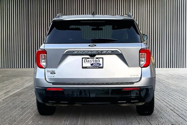 Used 2022 Ford Explorer XLT image 4