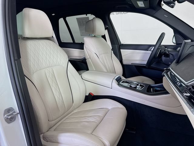 Used 2025 BMW X5 xDrive40i w/ Climate Comfort Package AWD/4WD image 32