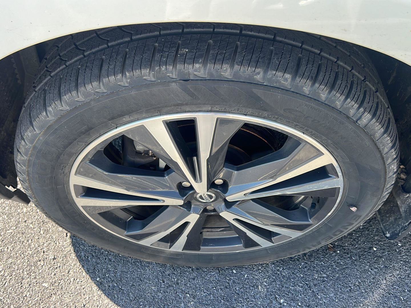 Used 2020 Nissan Pathfinder Platinum AWD/4WD image 7