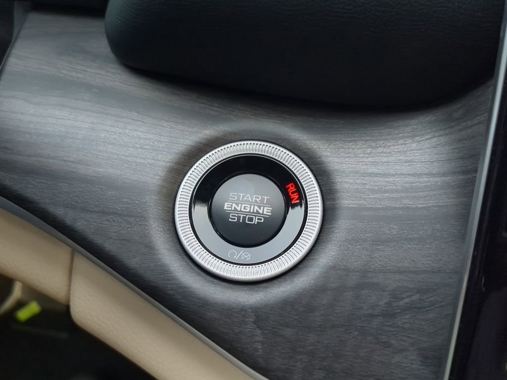 New 2025 Jeep Grand Cherokee Limited w/ Luxury Tech Group II image 14