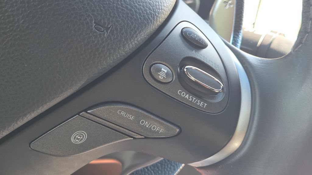 Used 2019 INFINITI Q70 Luxe w/ Sport Package AWD/4WD image 29