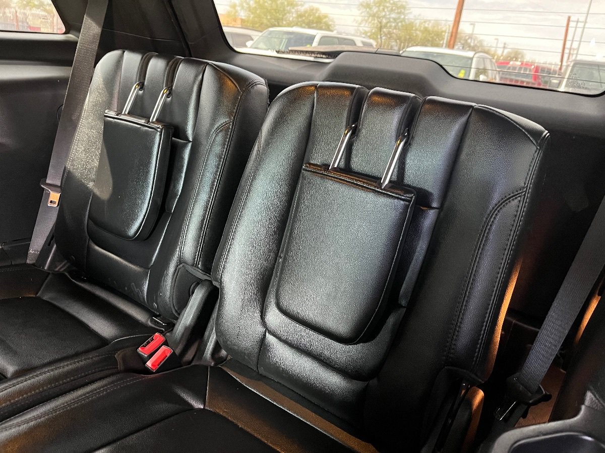 Used 2016 Ford Explorer XLT w/ Equipment Group 202A FWD image 32
