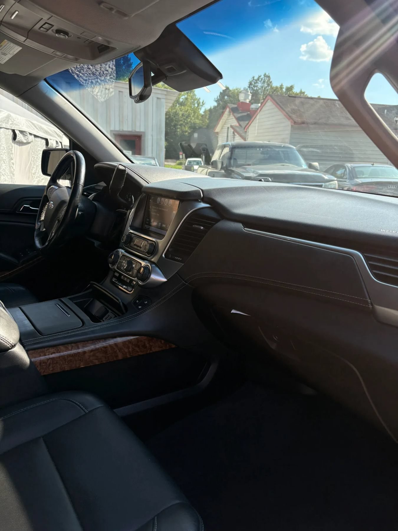Used 2019 Chevrolet Tahoe Premier w/ RST 6.2L Performance Edition AWD/4WD image 31
