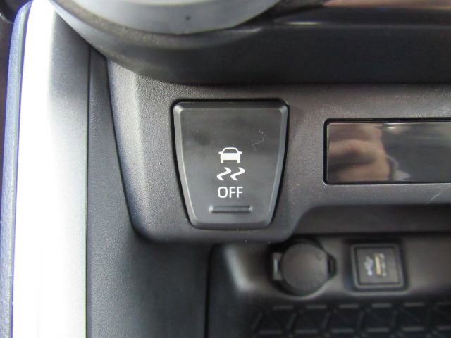 Used 2025 Toyota RAV4 XLE image 44