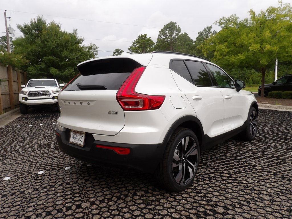 New 2026 Volvo XC40 B5 Plus w/ Protection Package Premier AWD/4WD image 5