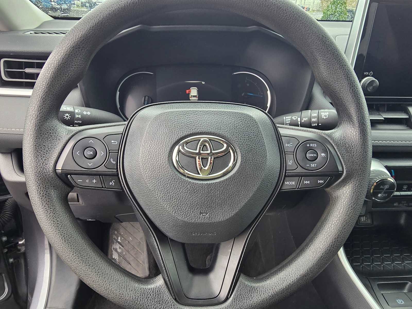 Used 2025 Toyota RAV4 XLE image 27