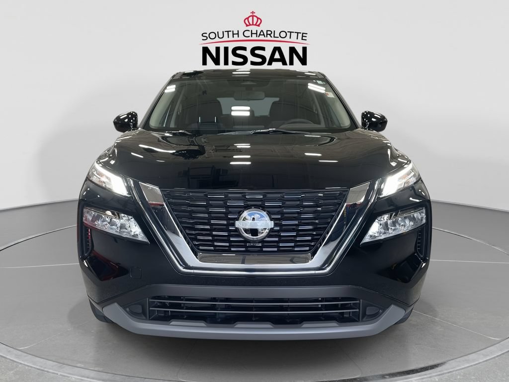 Used 2023 Nissan Rogue SV AWD/4WD image 2