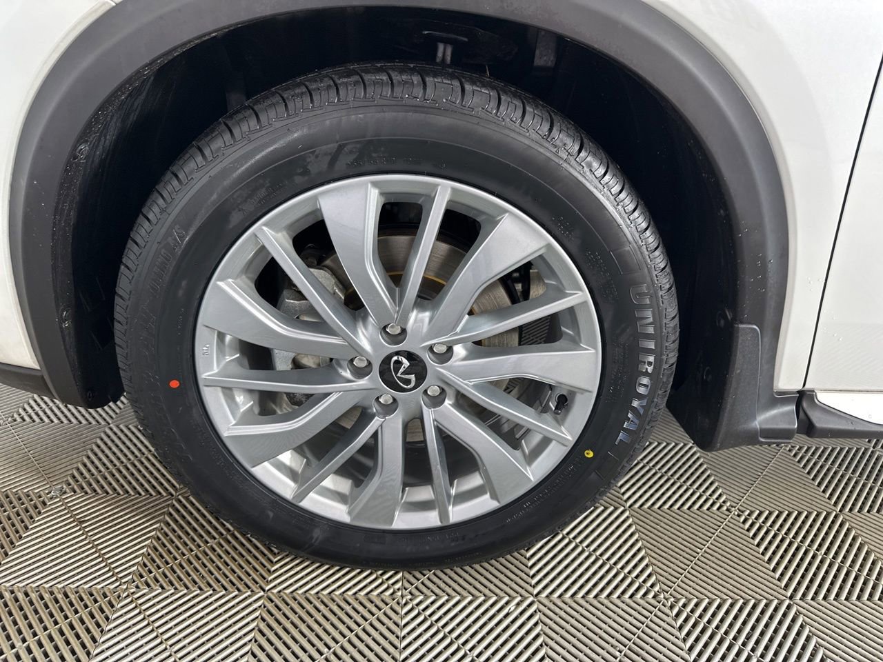 Used 2023 INFINITI QX50 Luxe image 41