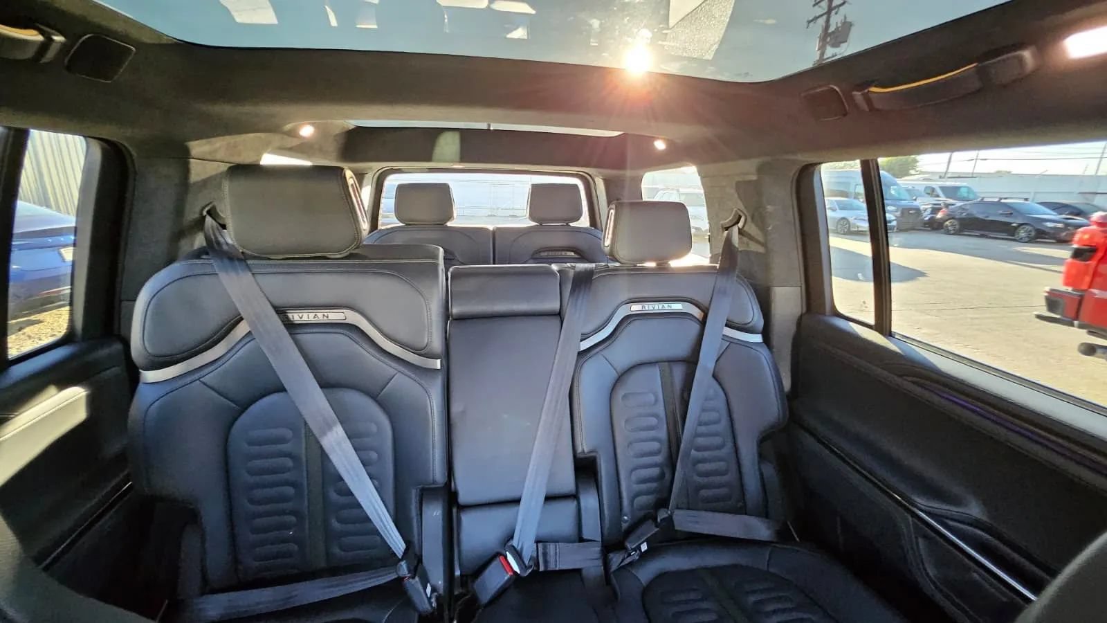 Used 2023 Rivian R1S Launch Edition AWD/4WD image 23