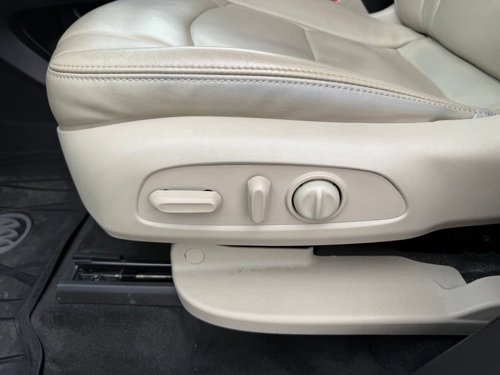 Used 2020 Buick Enclave Essence FWD image 16